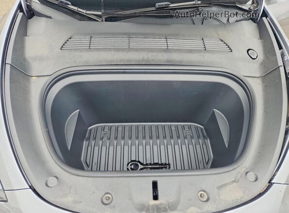 7SAYGDEF3RA296682 2024 TESLA MODEL Silver Vista interior trasera