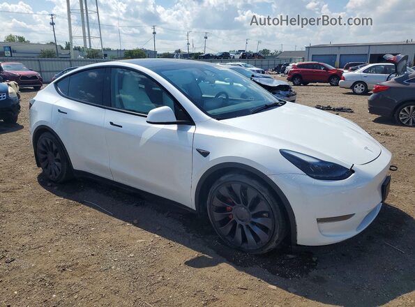 7SAYGDEF3RA299243 2024 TESLA MODEL Белый Передняя правая четверть
