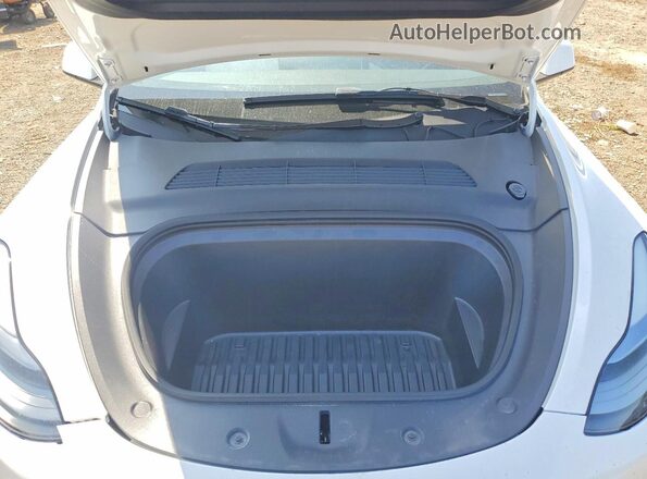 7SAYGDEF3RA299243 2024 TESLA MODEL Белый Вид подкапотного пространства