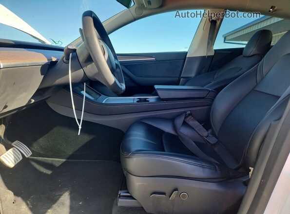 7SAYGDEF4SF216539 2025 TESLA MODEL Белый Вид салона спереди
