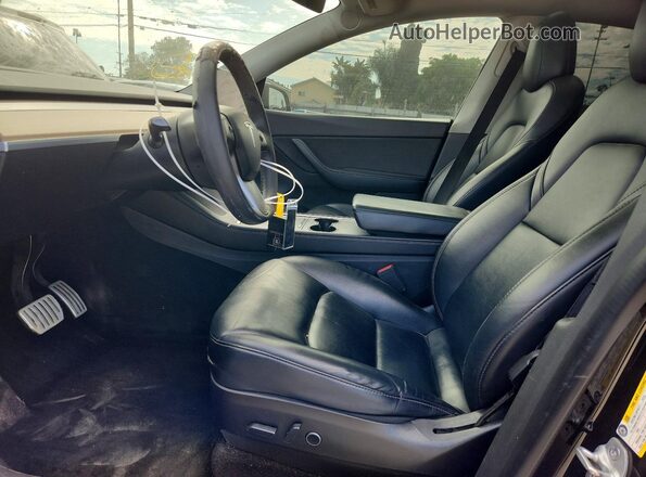 7SAYGDEF5NF345314 2022 TESLA MODEL Black წინა სალონის ხედი