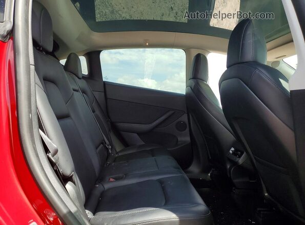 7SAYGDEF5NF382752 2022 TESLA MODEL Red Սալոնի հետևի տեսք