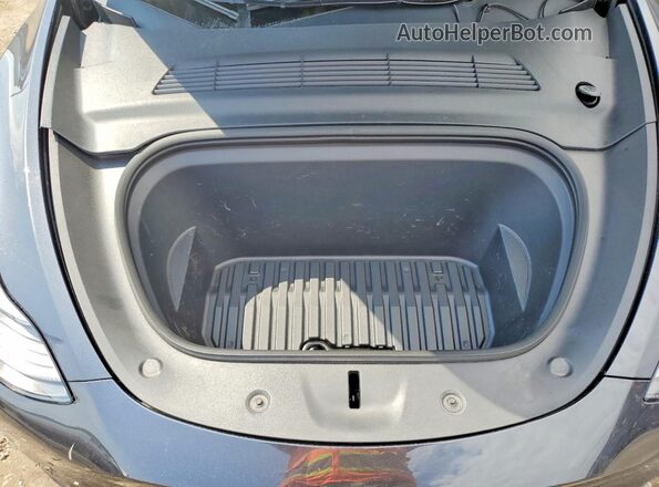 7SAYGDEF6RF048798 2024 TESLA MODEL Gray Vista interior trasera