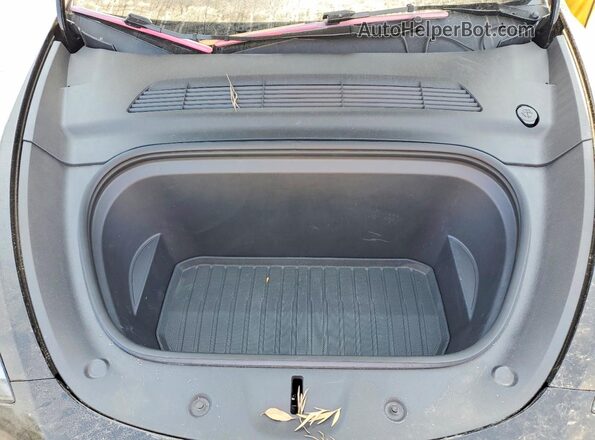 7SAYGDEF8RF077770 2024 TESLA MODEL Black Շարժիչի բաժամունքի տեսք