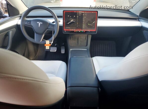 7SAYGDEF8SF307538 2025 TESLA MODEL Угольный Вид панели приборов