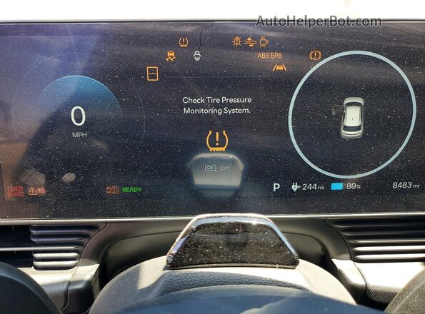 7YAKM4DA1SY023081 2025 HYUNDAI IONIQ Gray Widok zestawu wskaźników