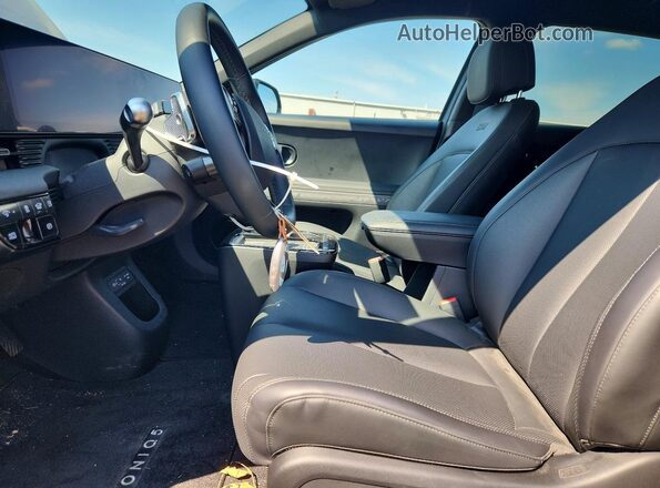 7YAKPDDC0SY004577 2025 HYUNDAI IONIQ Blue Вид салону спереду
