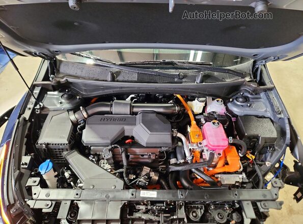 7YAPB3DG1VY002777 2027 KIA SPORTAGE Gray Vista del compartimento del motor