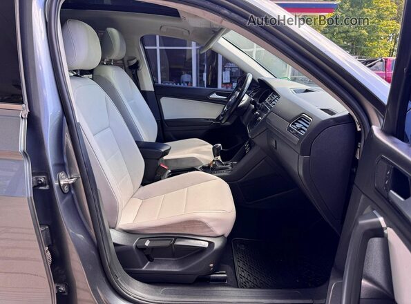 3VV3B7AX6JM085115 2018 VOLKSWAGEN TIGUAN Charcoal Rear view