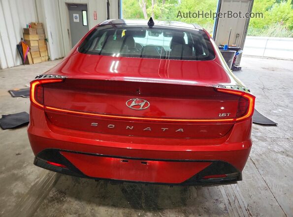 5NPEJ4J21MH069847 2021 HYUNDAI SONATA Красный Вид салона спереди