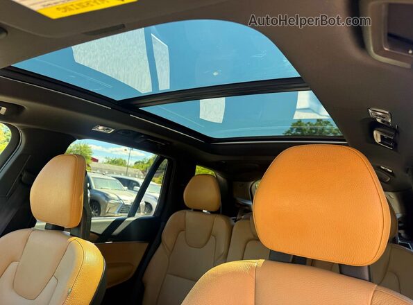 YV4A22PK1J1385420 2018 VOLVO XC90 Gray Engine compartment view