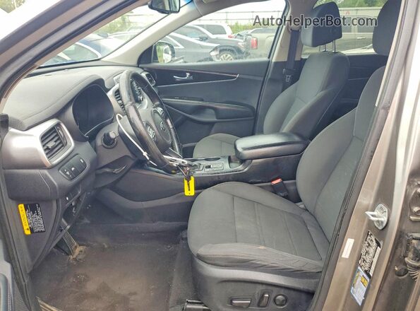 5XYPGDA33HG204467 2017 KIA SORENTO Gray წინა პანელის ხედი