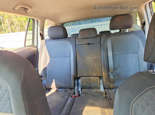 3VV1B7AX7MM022701 2021 VOLKSWAGEN TIGUAN White Вид задньої частини салону