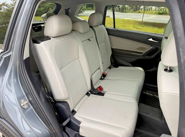 3VV2B7AX8KM016908 2019 VOLKSWAGEN TIGUAN Gray Front interior view