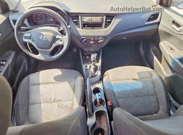 3KPC24A39JE018383 2018 HYUNDAI ACCENT White Widok zestawu wskaźników