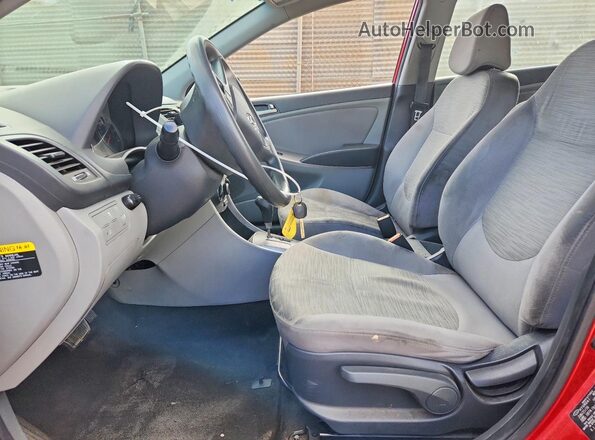 KMHCT5AE7HU300419 2017 HYUNDAI ACCENT Red Dashboard view