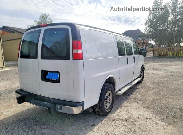1GTW7AFF9H1122384 2017 GMC SAVANA White Вид спереду
