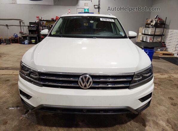 3VV4B7AX3JM067594 2018 VOLKSWAGEN TIGUAN White Вид спереду