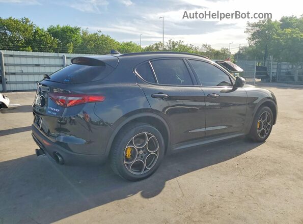 ZASFAKPN9J7C08379 2018 ALFA ROMEO STELVIO Черный Передняя правая четверть