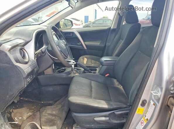 JTMZFREV3JD128256 2018 TOYOTA RAV4 Silver Widok deski rozdzielczej