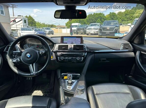 WBS8M9C5XJ5L71960 2018 BMW M3 Yellow Հետևի նստատեղերի տեսք