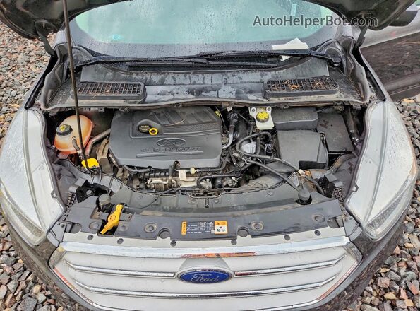 1FMCU9GDXJUA18400 2018 FORD ESCAPE Silver ძრავის განყოფილების ხედი