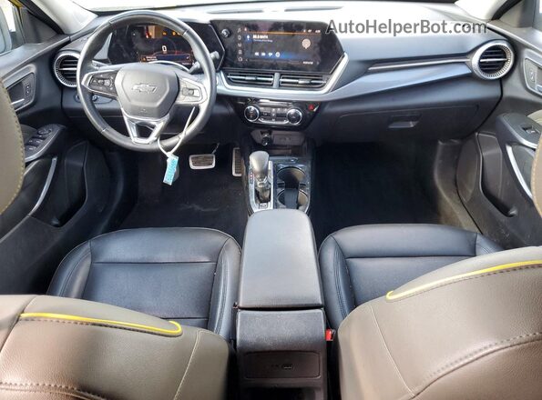 KL77LKE26RC004476 2024 CHEVROLET TRAX Желтый Вид щитка приборов