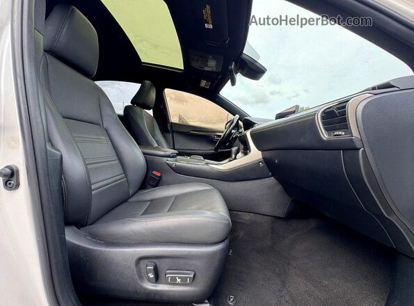 JTJGARBZ5L2167925 2020 LEXUS NX White Widok z przodu
