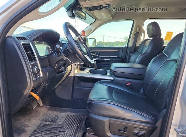 1C6RR7NM0JS278007 2018 RAM 1500 Silver Vista del salpicadero