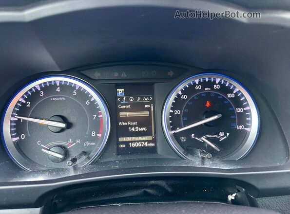 5TDJZRFH2JS816010 2018 TOYOTA HIGHLANDER White Vista del salpicadero