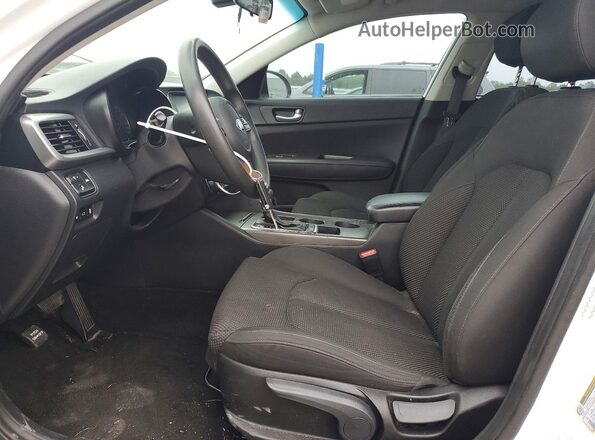 5XXGT4L39LG433709 2020 KIA OPTIMA Белый Вид панели приборов