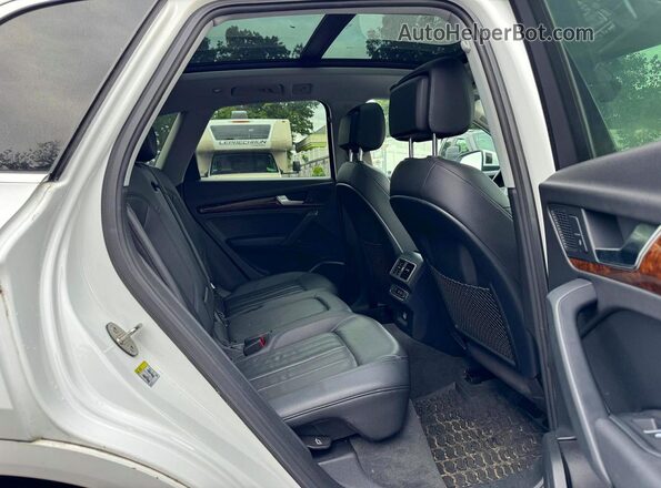 WA1BNAFY5J2150960 2018 AUDI Q5 White VIN sticker view