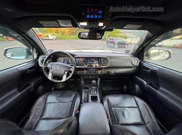 5TFCZ5AN5KX175588 2019 TOYOTA TACOMA Белый Вид панели приборов