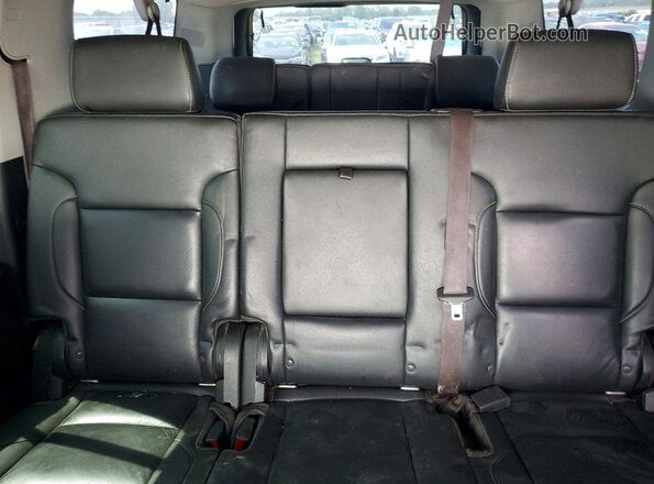 1GNSKHKCXGR371852 2016 CHEVROLET SUBURBAN White Вид задньої частини салону