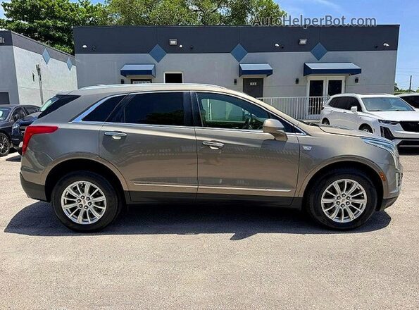 1GYKNARS2HZ240947 2017 CADILLAC XT5 Gold სალონის 360-გრადუსიანი ხედი