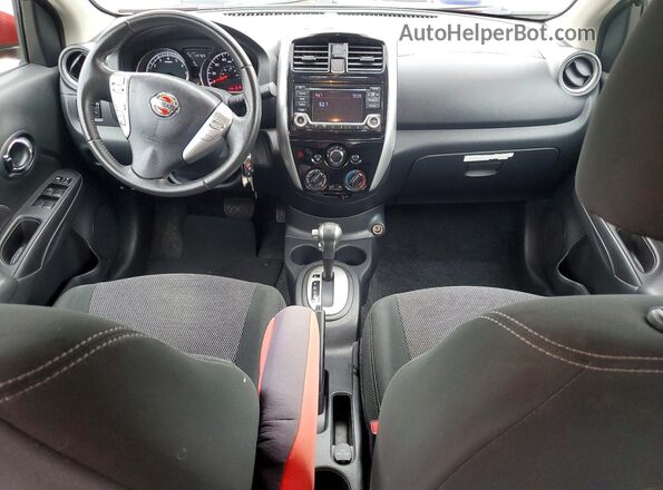 3N1CN7AP5JL833867 2018 NISSAN VERSA Red ხელსაწყოთა პანელის ხედი