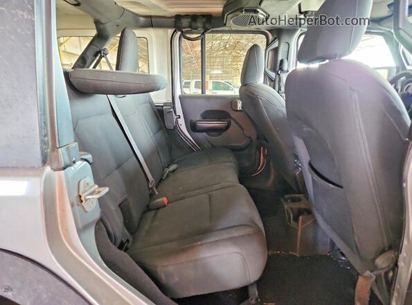 1C4HJXDG7JW108629 2018 JEEP WRANGLER Silver Widok komory silnika