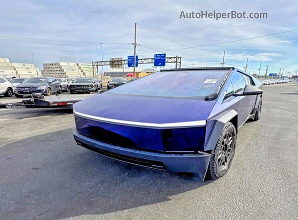 7G2CEHEE5RA018813 2024 TESLA CYBERTRUCK Purple Trasero derecho