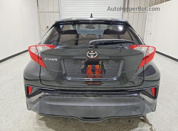 NMTKHMBX7JR014722 2018 TOYOTA C-HR Black Вид салону спереду