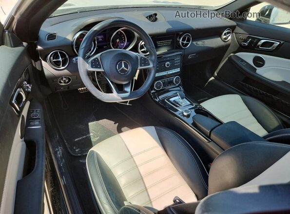 WDDPK3JA5KF157157 2019 MERCEDES-BENZ SLC White Вид щитка приладів