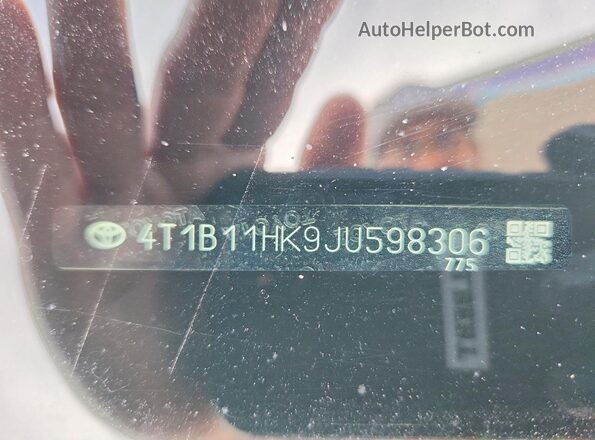 4T1B11HK9JU598306 2018 TOYOTA CAMRY Silver VIN sticker view