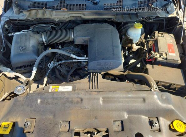 1C6RR6GG7KS698219 2019 RAM 1500 Gray Widok komory silnika