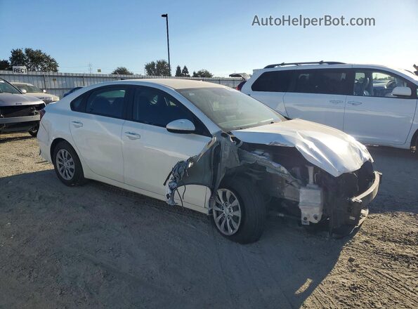 3KPF24AD8PE565997 2023 KIA FORTE White Front view