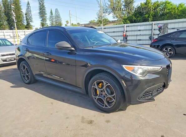 ZASFAKPN9J7C08379 2018 ALFA ROMEO STELVIO Черный Вид спереди