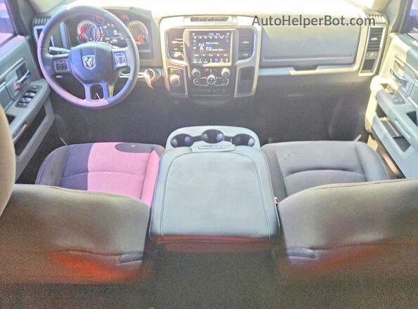 1C6RR6GG7KS698219 2019 RAM 1500 Gray Widok zestawu wskaźników
