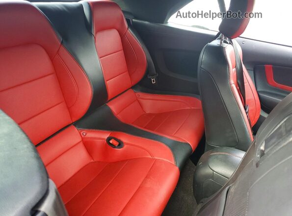 1FATP8UHXJ5113536 2018 FORD MUSTANG Red Вид задньої частини салону
