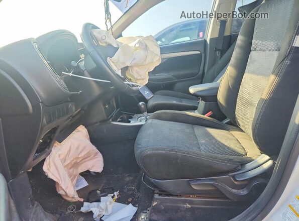 JA4AZ3A30JZ006800 2018 MITSUBISHI OUTLANDER White Vista del salpicadero