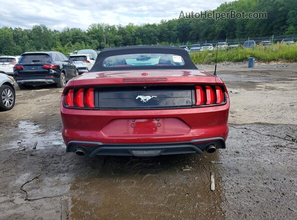 1FATP8UHXJ5113536 2018 FORD MUSTANG Red Вид салону спереду
