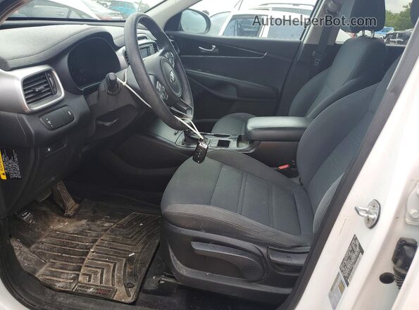 5XYPGDA57HG209043 2017 KIA SORENTO Белый Вид панели приборов