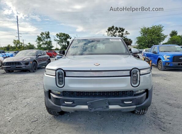 7FCTGAAAXNN008066 2022 RIVIAN R1T Silver Հետևի տեսք